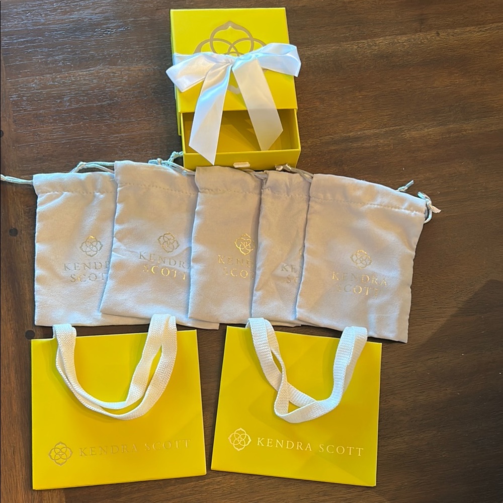 Kendra Scott Bags, Cream Pouches & Box